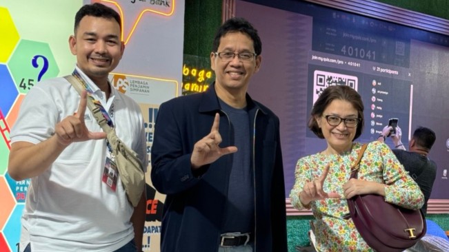 Menkeu Purbaya Yudhi Sadewa dan istri. [Instagram]